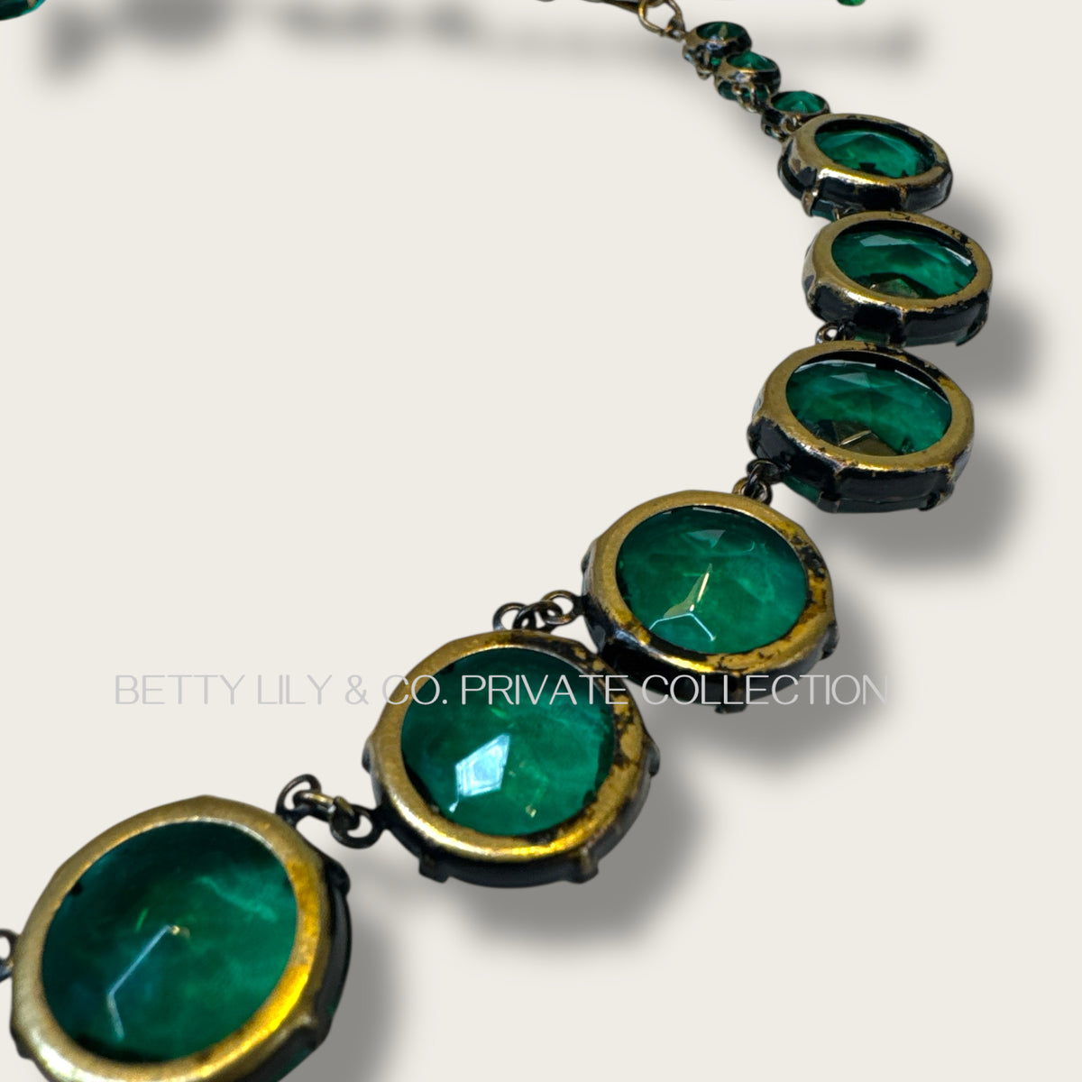 Vintage Emerald-Green Glass Rivière Necklace – Graduated Stones in Antique Brass | Private Collection