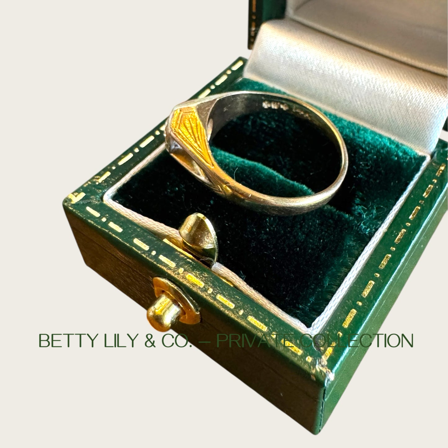 Art Deco 14K Gold Natural Diamond Gent’s Ring – Hexagonal Setting, WWP Maker’s Mark, 0.75ct | Private Collection