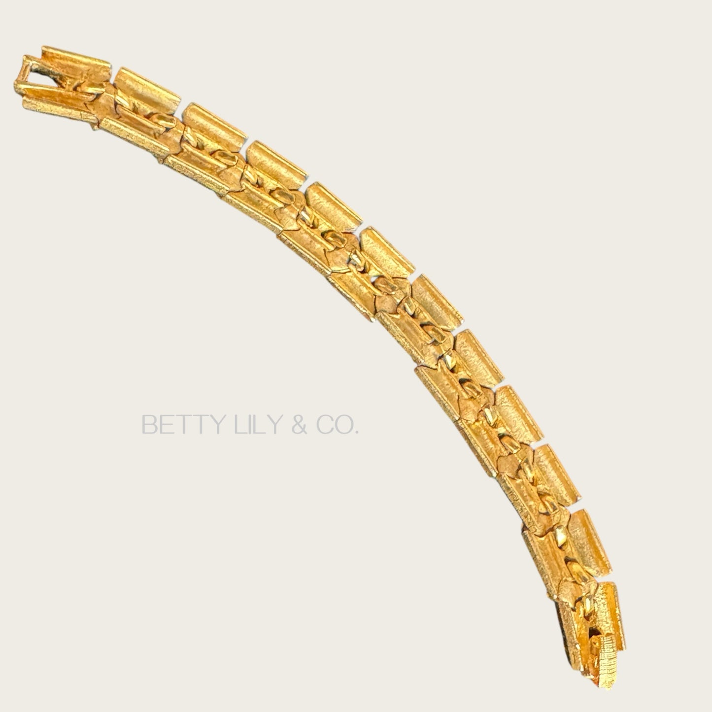 Vintage Czech-Style Articulated Bracelet – Brushed Gold with Emerald Green Glass Stones