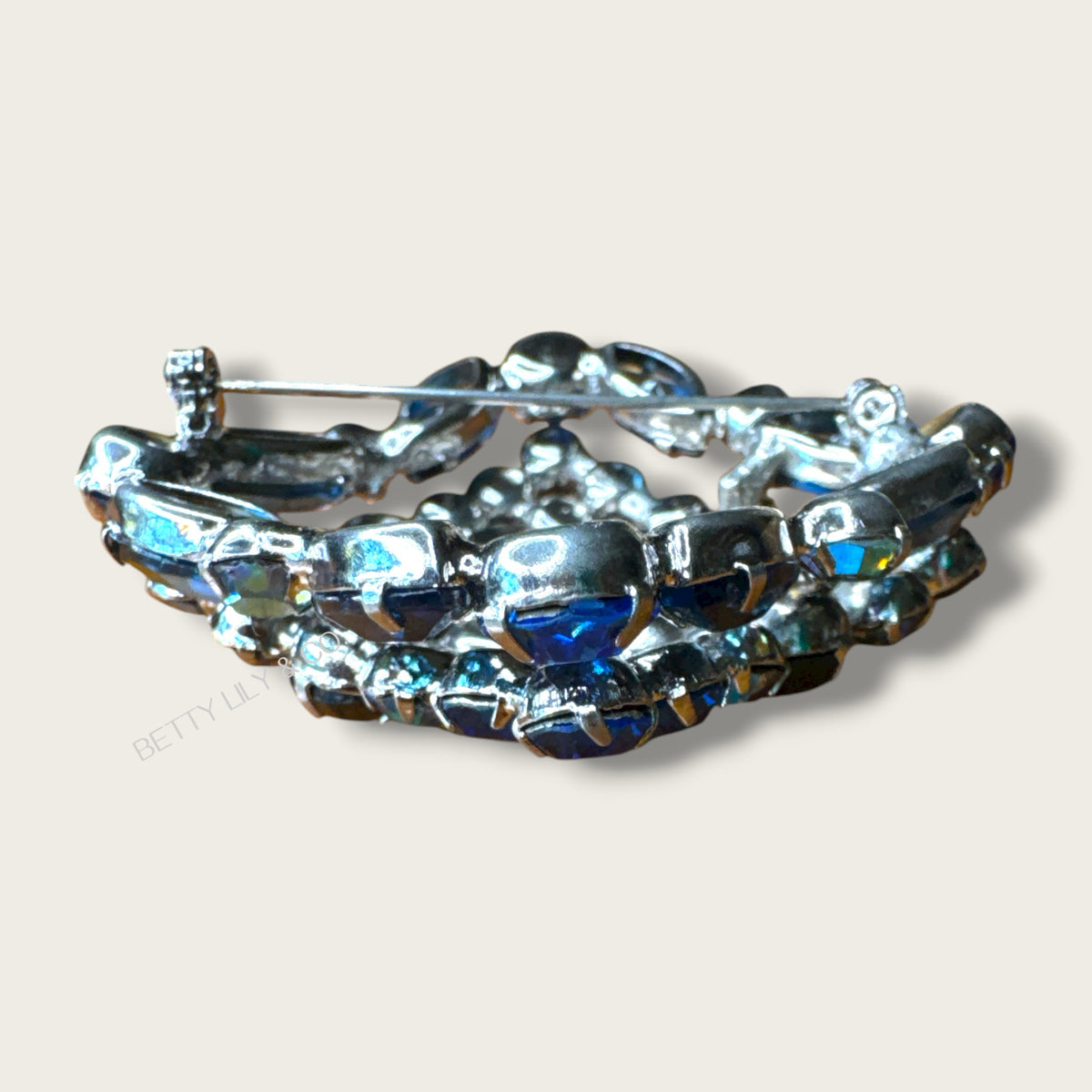 Vintage 1960s Sapphire Blue Aurora Borealis Domed Rhinestone Brooch – Layered Mid-Century Statement Pin in Silver-Tone