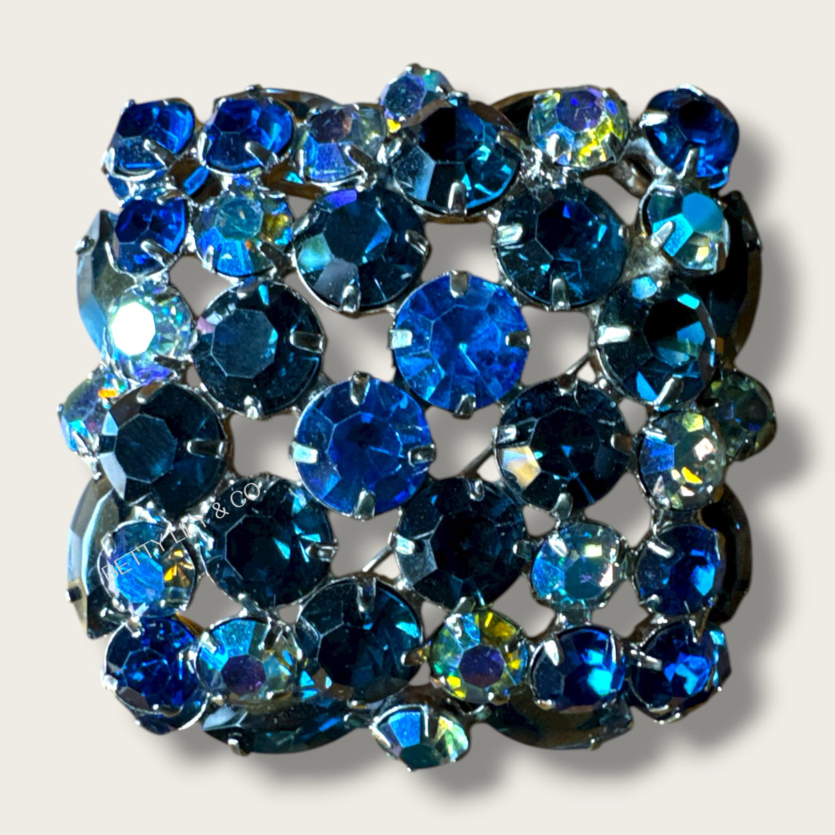 Vintage 1960s Sapphire Blue Aurora Borealis Domed Rhinestone Brooch – Layered Mid-Century Statement Pin in Silver-Tone