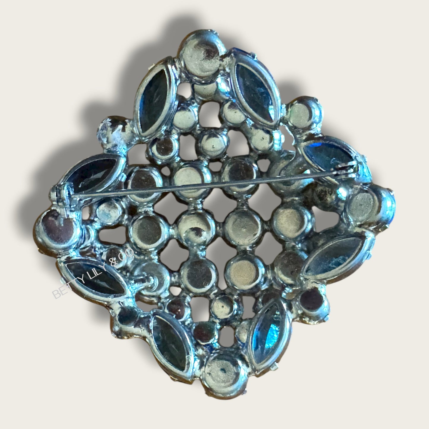 Vintage 1960s Sapphire Blue Aurora Borealis Domed Rhinestone Brooch – Layered Mid-Century Statement Pin in Silver-Tone