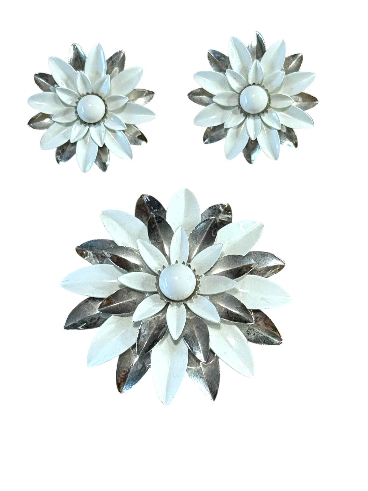 Vintage 1960s Sarah Coventry 3D White Floral Brooch & Clip-On Earrings Set – Signed Silver-Tone