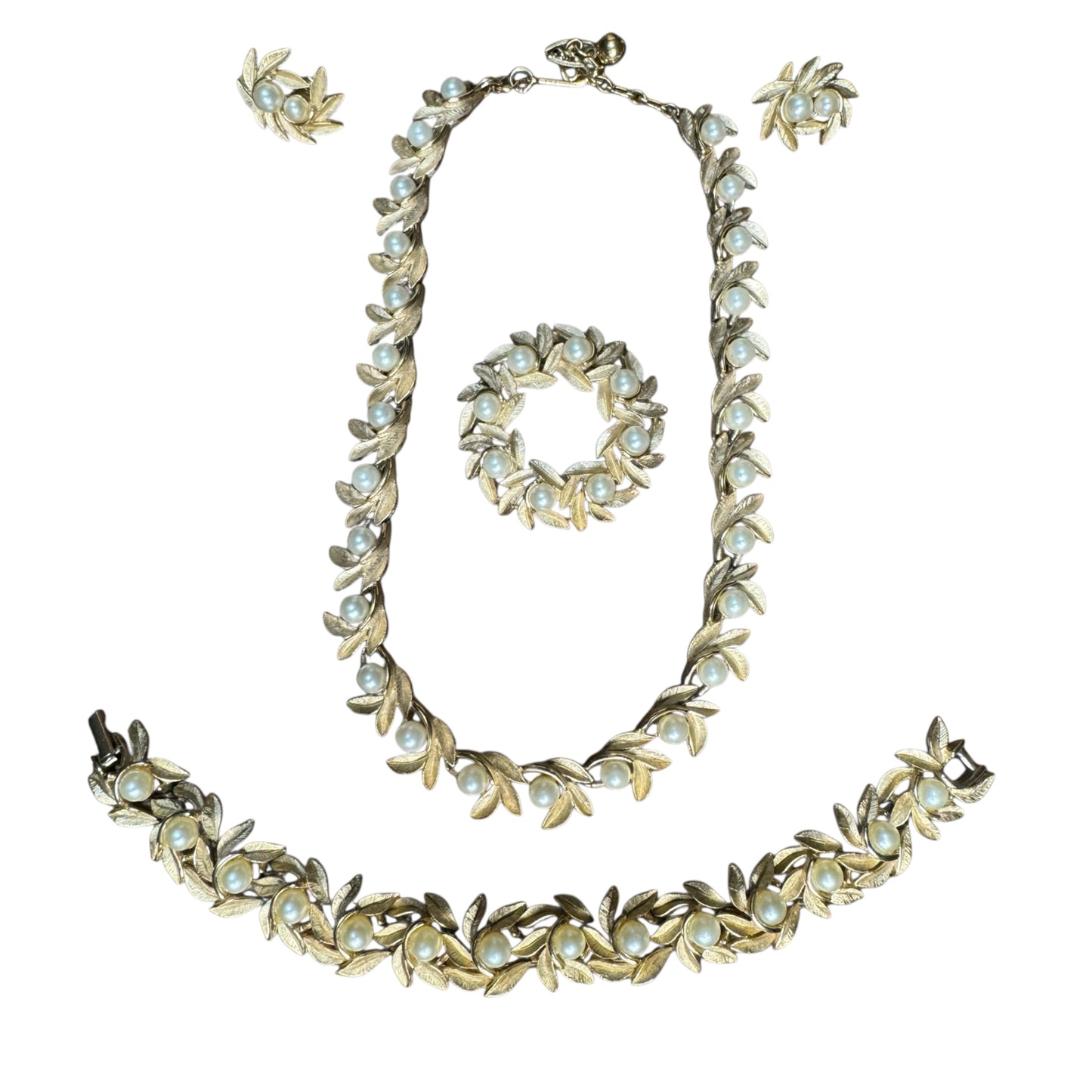 Vintage 1970s Avon 4-Piece Jewelry Set – Gold-Tone Leaf & Pearl Necklace, Bracelet, Earrings & Brooch