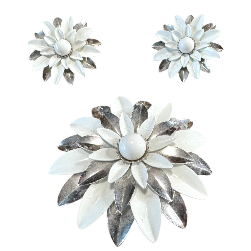 Vintage 1960s Sarah Coventry 3D White Floral Brooch & Clip-On Earrings Set – Signed Silver-Tone