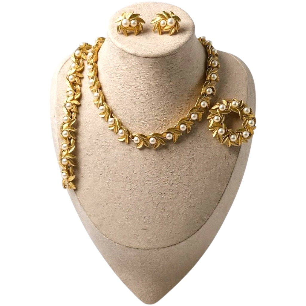 Vintage 1970s Avon 4-Piece Jewelry Set – Gold-Tone Leaf & Pearl Necklace, Bracelet, Earrings & Brooch