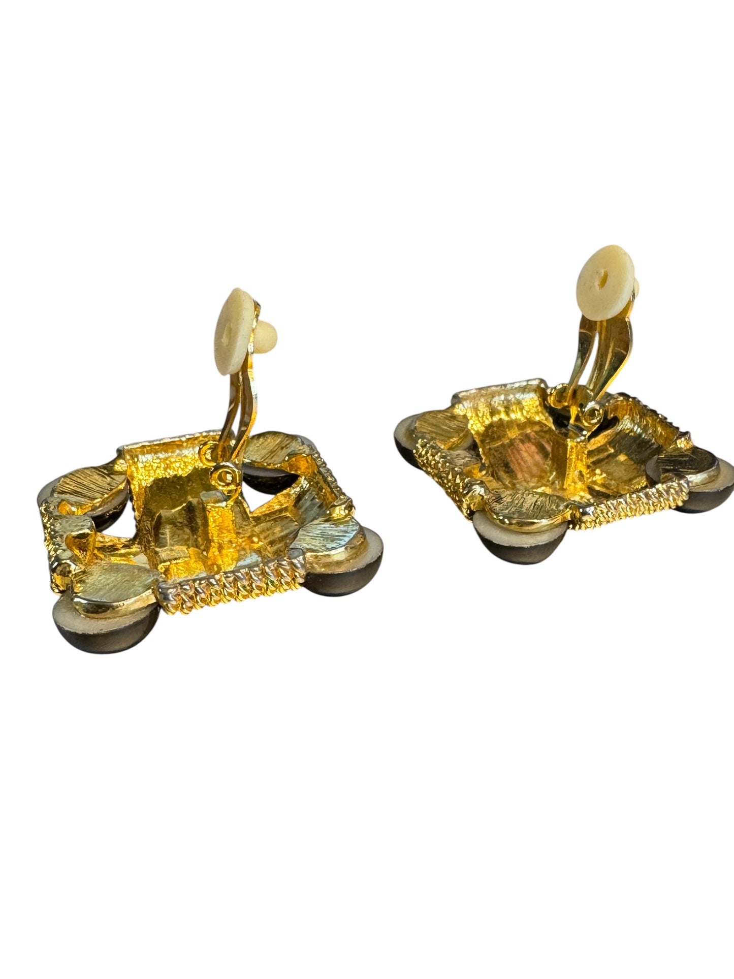 Vintage 1980s Gold Mesh & Black Lucite Clip-On Earrings – Chunky Square Statement Style