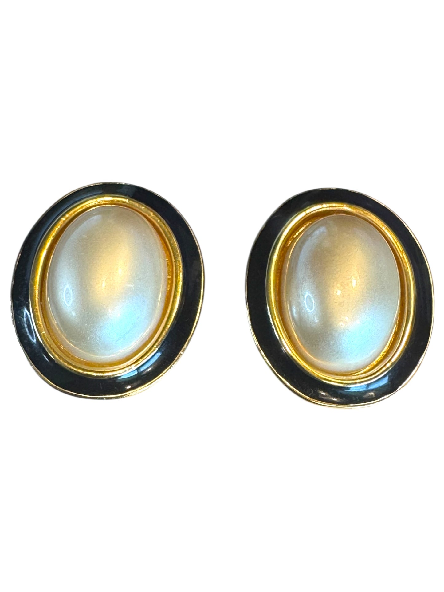 Vintage Carol Lee Oval Clip-On Earrings – Faux Pearl Cabochons with Black Enamel & Gold Trim
