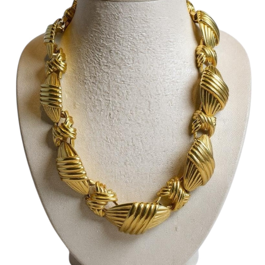 Vintage Bold Elegance Gold-Tone Articulated Statement Necklace