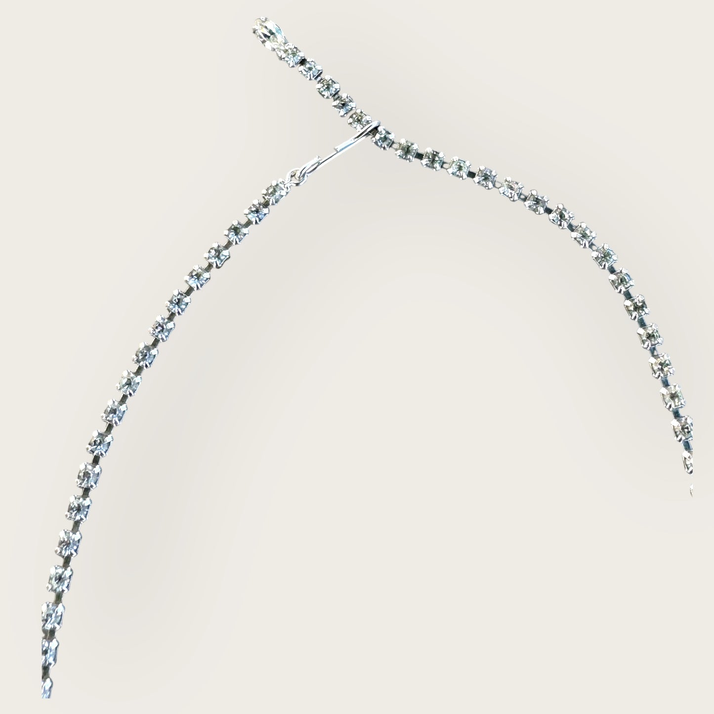 Elegant Vintage-Style Silvertone Rhinestone Leaf Spray Necklace – Adjustable Costume Jewelry