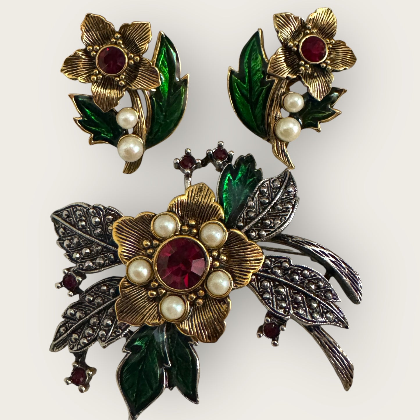 Vintage Avon Floral Brooch and Earrings Set – Gold Tone with Enamel, Faux Pearls, and Ruby Red Stones