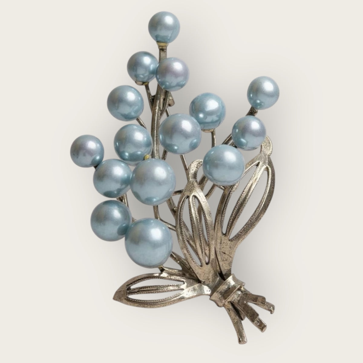 Vintage Gray Pearl Floral Spray Brooch – Mid-Century Costume Elegance