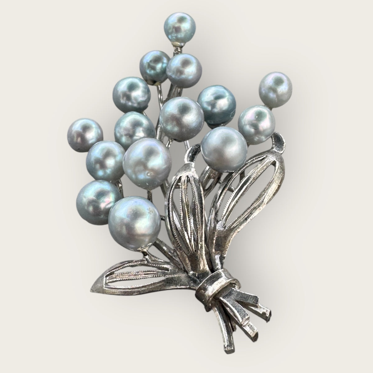 Vintage Gray Pearl Floral Spray Brooch – Mid-Century Costume Elegance