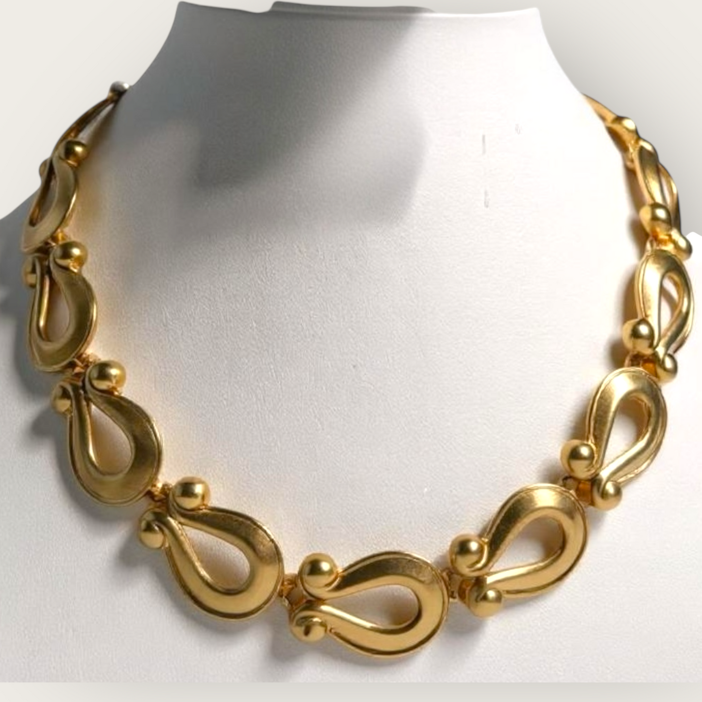 Vintage Anne Klein 1990s Matte Gold Horseshoe Link Choker Necklace