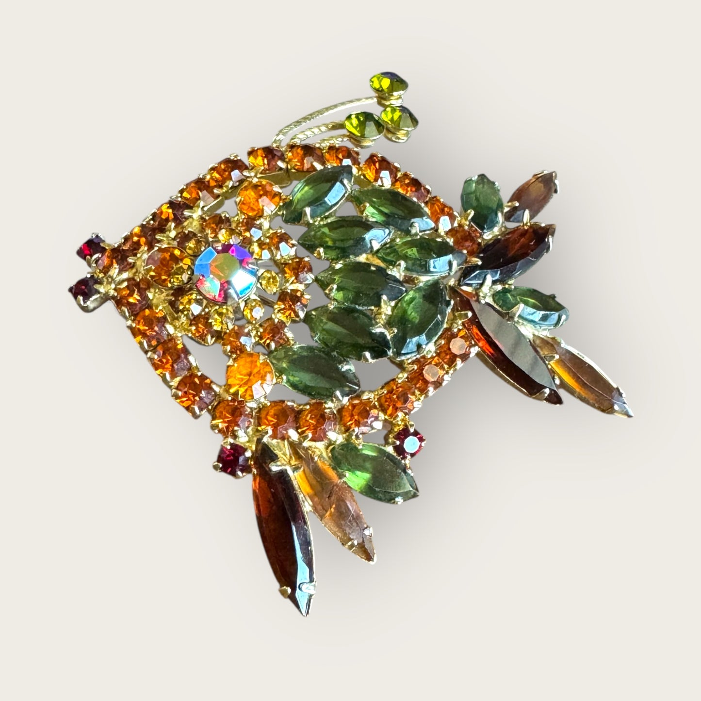 Juliana D&E Book-piece Vintage Rhinestone Fish Brooch – Autumn Green, Amber, Orange Stones – 1960s Gold Tone Statement Pin