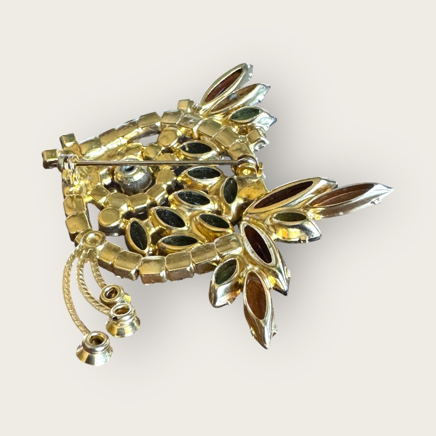 Juliana D&E Book-piece Vintage Rhinestone Fish Brooch – Autumn Green, Amber, Orange Stones – 1960s Gold Tone Statement Pin