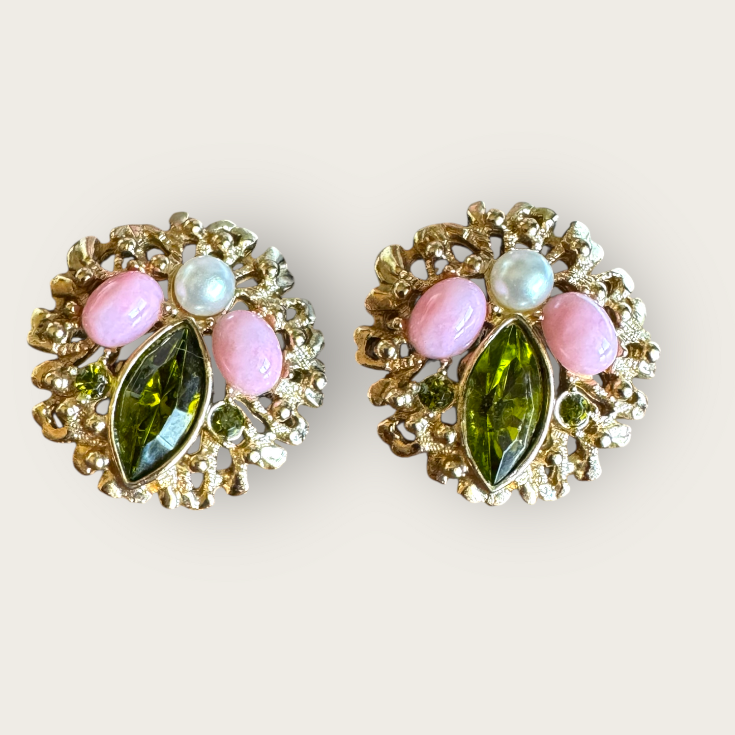 Vintage Sarah Coventry Pink and Green Filigree Brooch and Clip-On Earrings Set – 1950s Midcentury Costume Jewelry Demi Parure