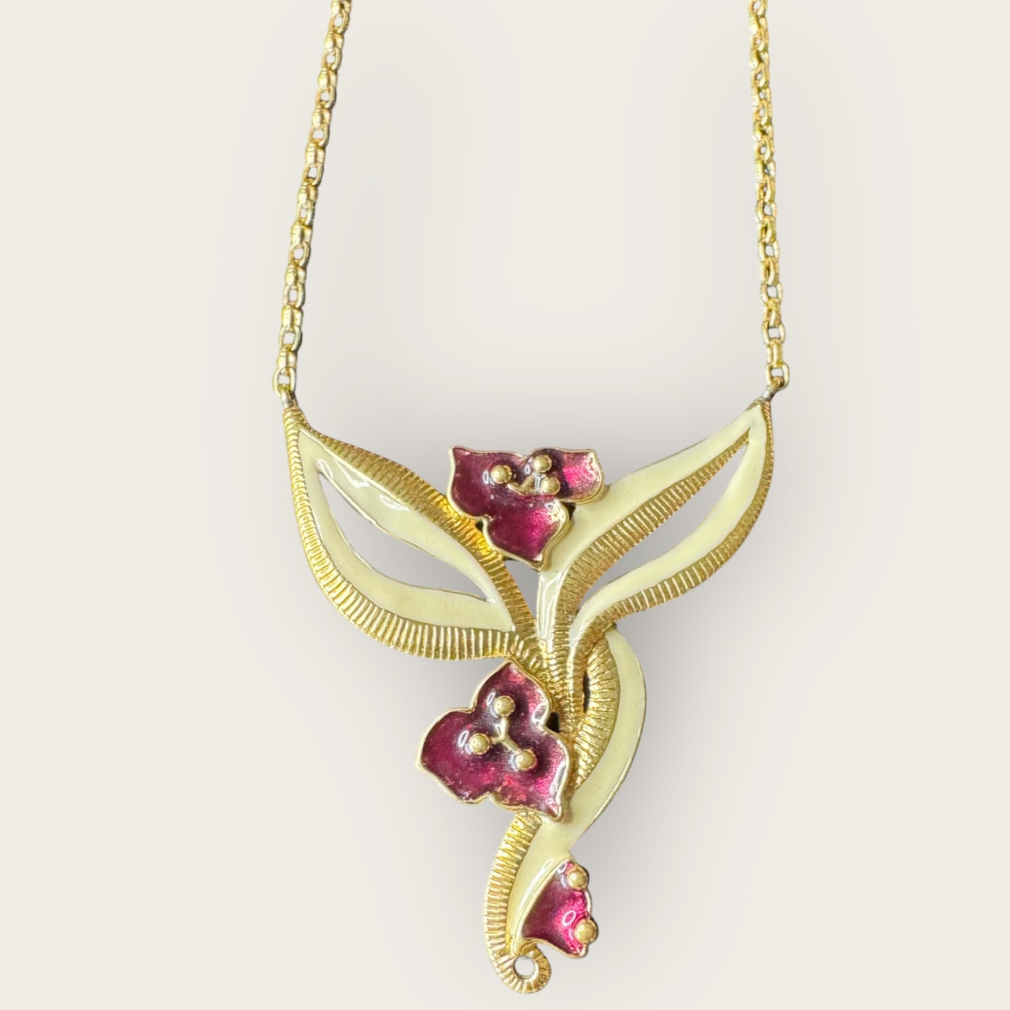 Vintage Signed Monet Floral Enamel Necklace – Gold-Tone Abstract Lily Design with Deep Magenta Accents