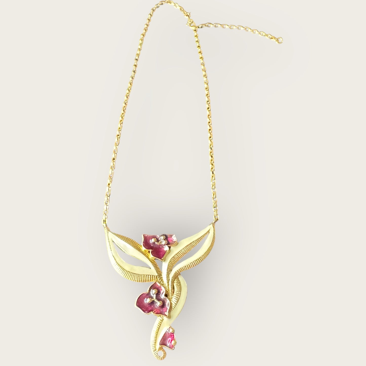 Vintage Signed Monet Floral Enamel Necklace – Gold-Tone Abstract Lily Design with Deep Magenta Accents