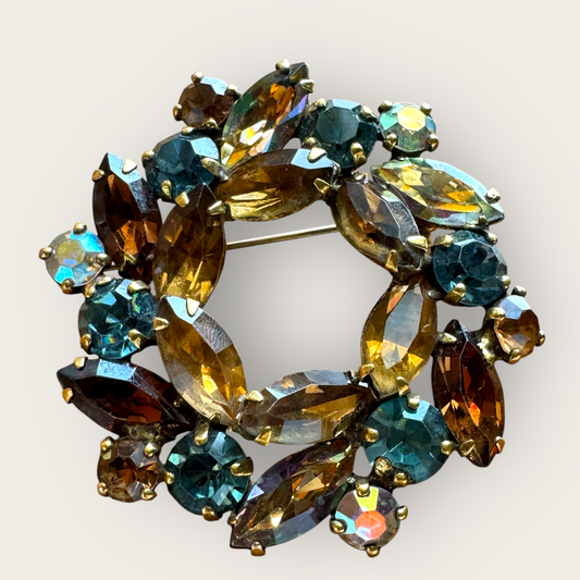 Vintage Signed Weiss Multicolor Rhinestone Wreath Brooch – Mid-Century Sparkling Statement Pin
