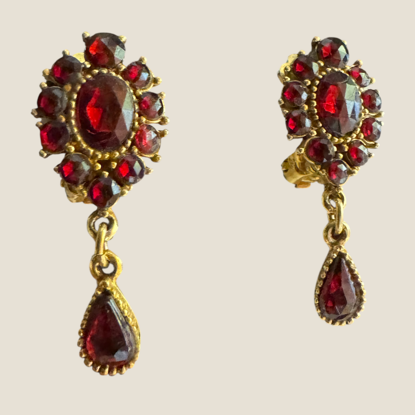 Vintage Arthur Pepper “ART” Garnet Red Rhinestone Drop Earrings – 1950s Clip-On Victorian Revival