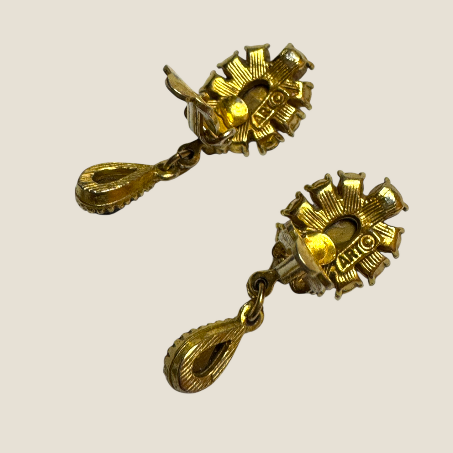 Vintage Arthur Pepper “ART” Garnet Red Rhinestone Drop Earrings – 1950s Clip-On Victorian Revival