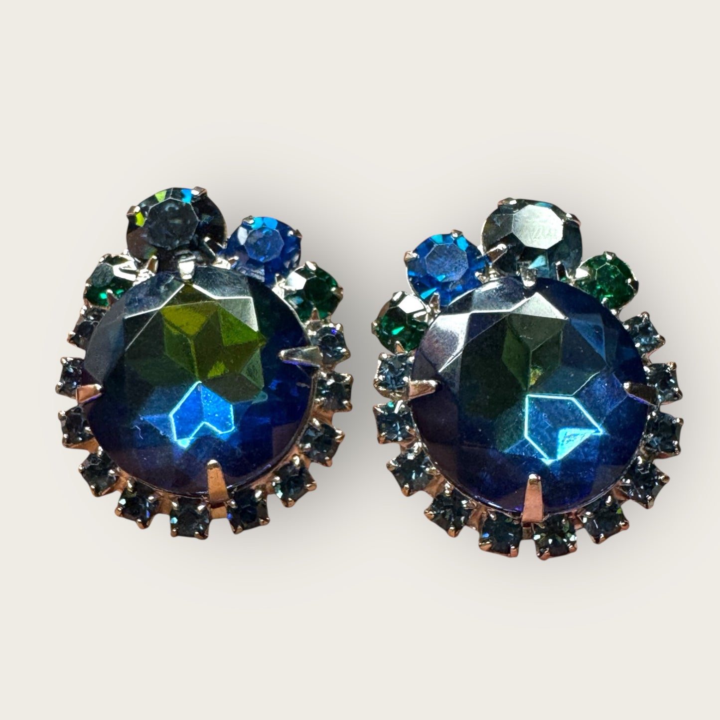 Vintage Juliana D&E for Tara Heliotrope Earrings | Blue Green Rhinestone Clip-Ons | Silver Tone Round