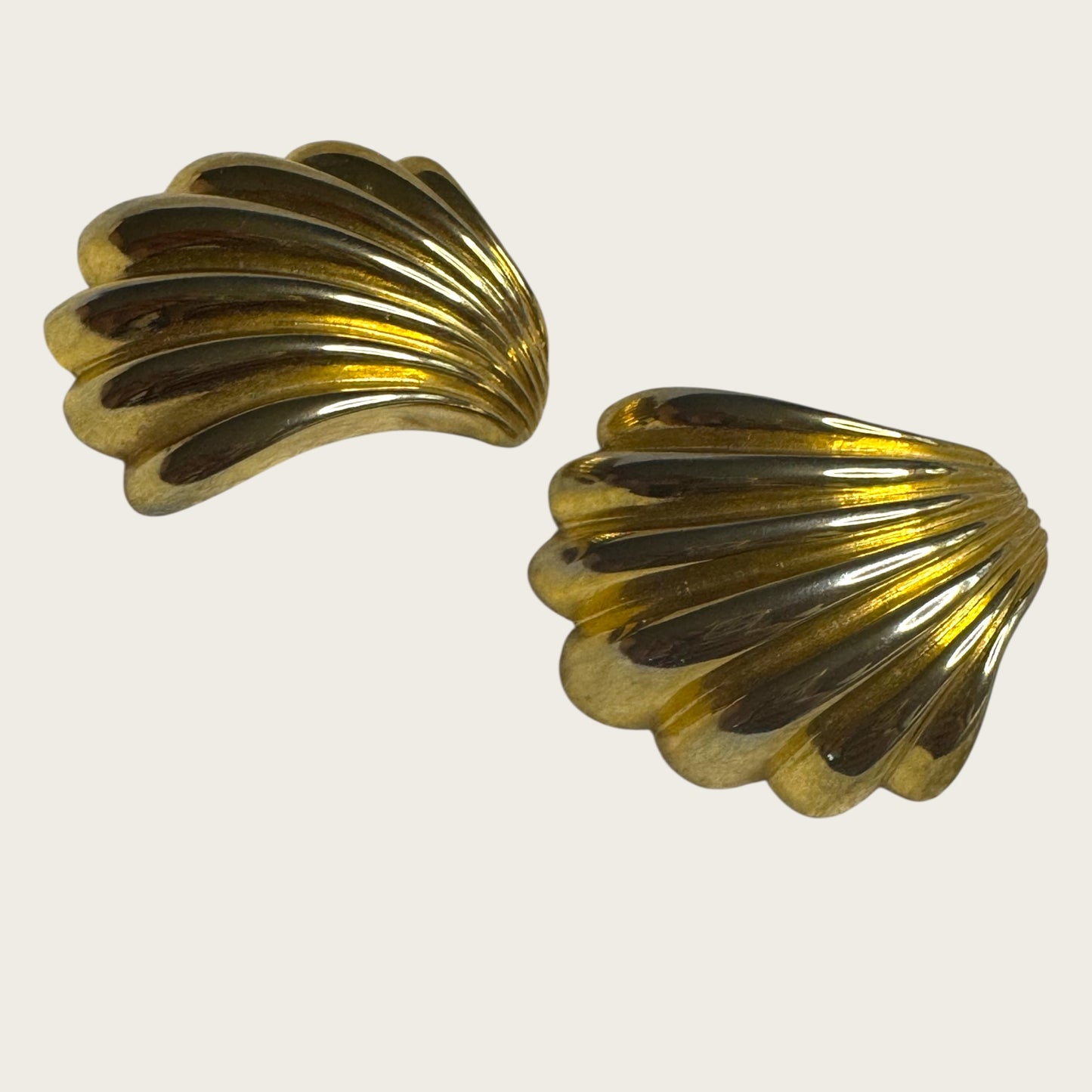 Vintage Givenchy Couture Paris New York Gold Fan Shell Clip-On Earrings – 1980s Signed Statement Jewelry