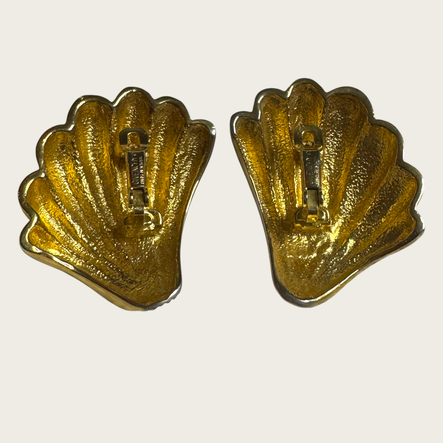 Vintage Givenchy Couture Paris New York Gold Fan Shell Clip-On Earrings – 1980s Signed Statement Jewelry