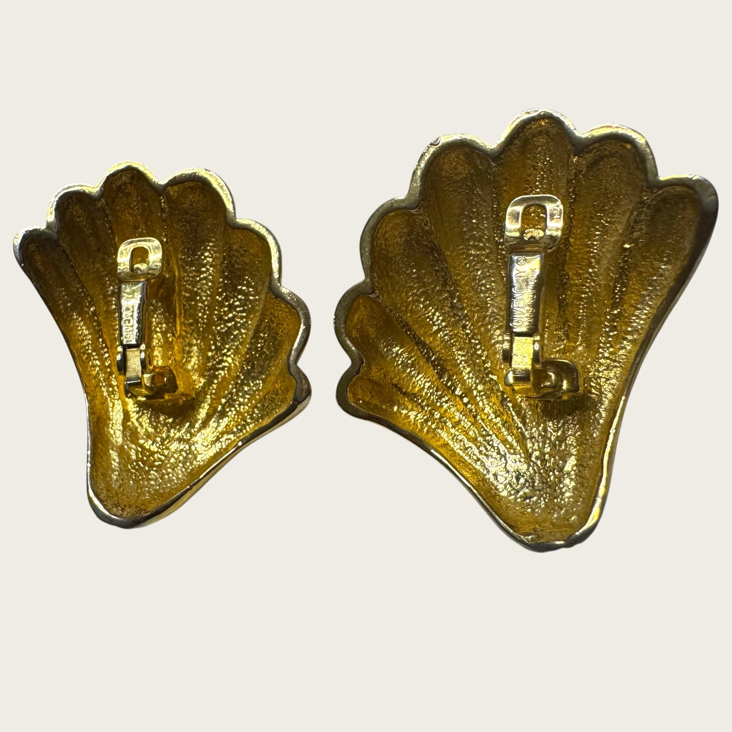 Vintage Givenchy Couture Paris New York Gold Fan Shell Clip-On Earrings – 1980s Signed Statement Jewelry