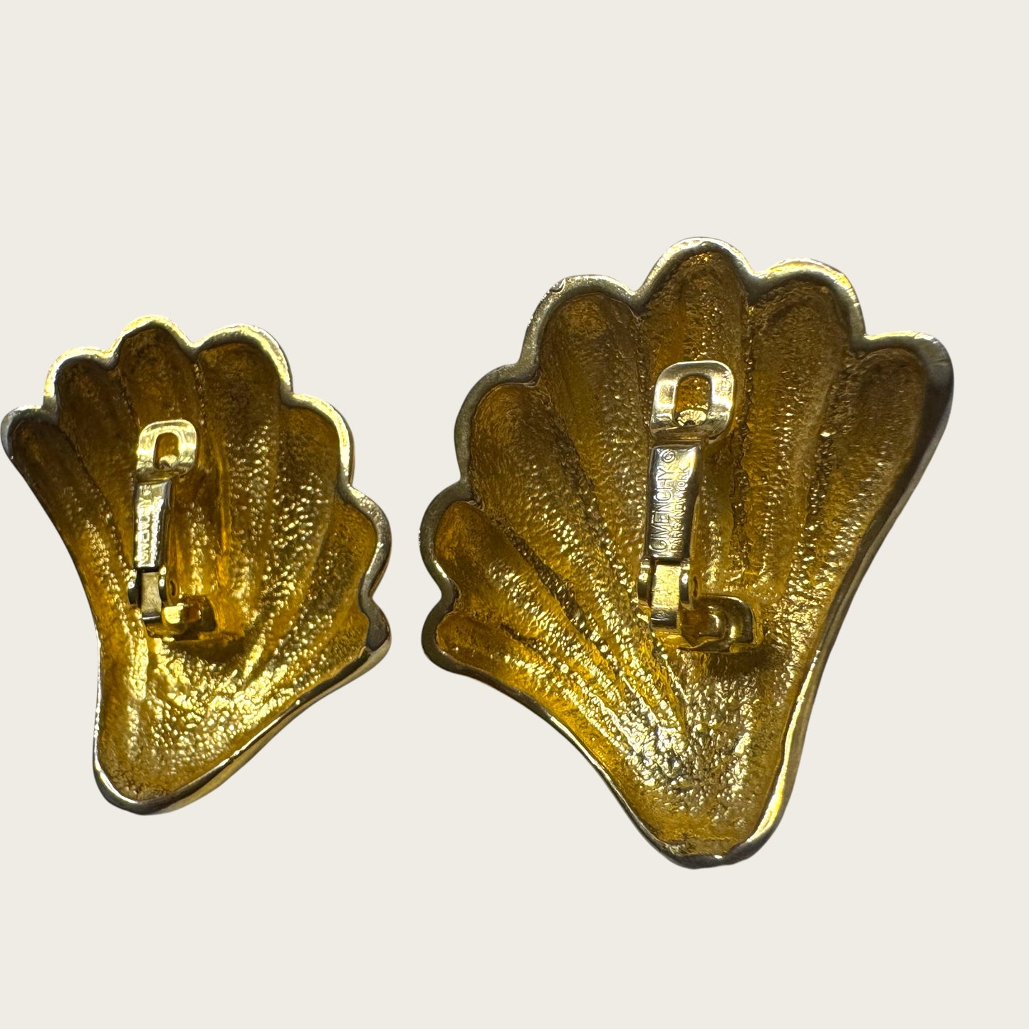 Vintage Givenchy Couture Paris New York Gold Fan Shell Clip-On Earrings – 1980s Signed Statement Jewelry
