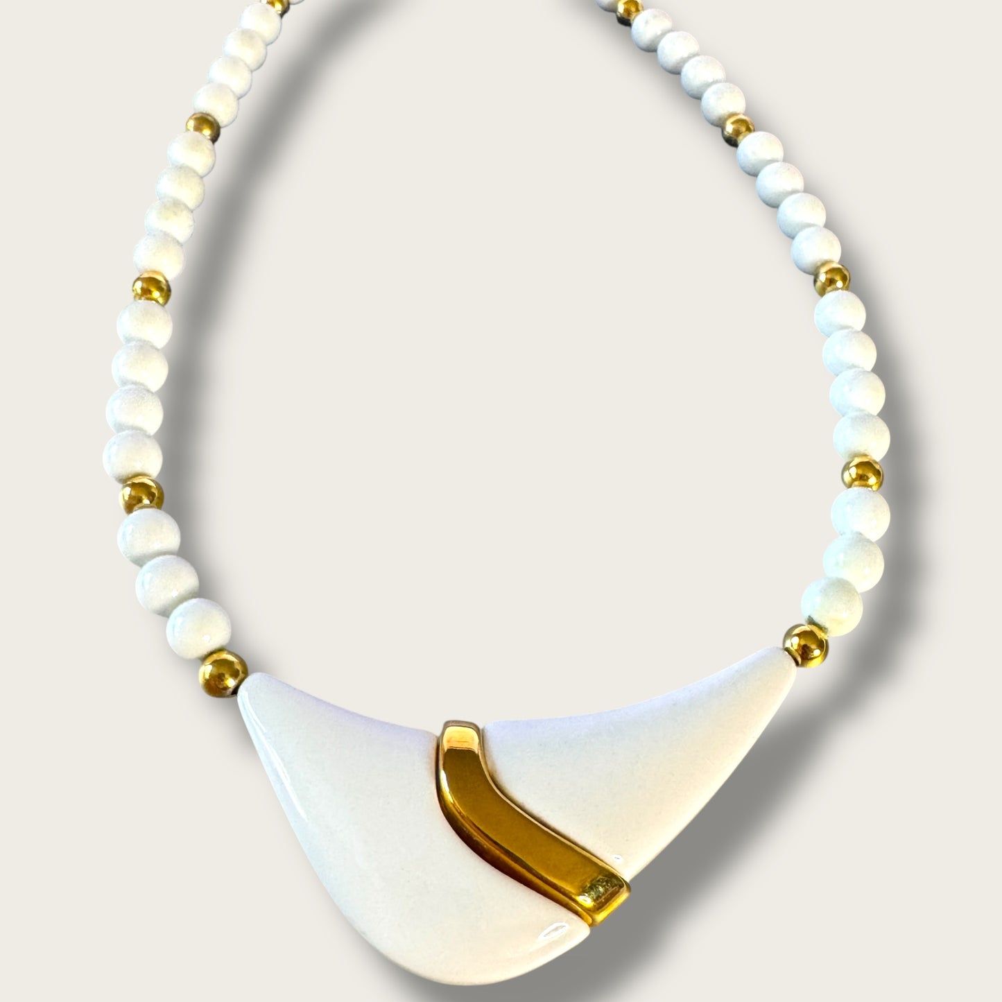 Vintage Napier White Lucite Statement Necklace with Gold-Tone Accents – 1980s Modernist Design