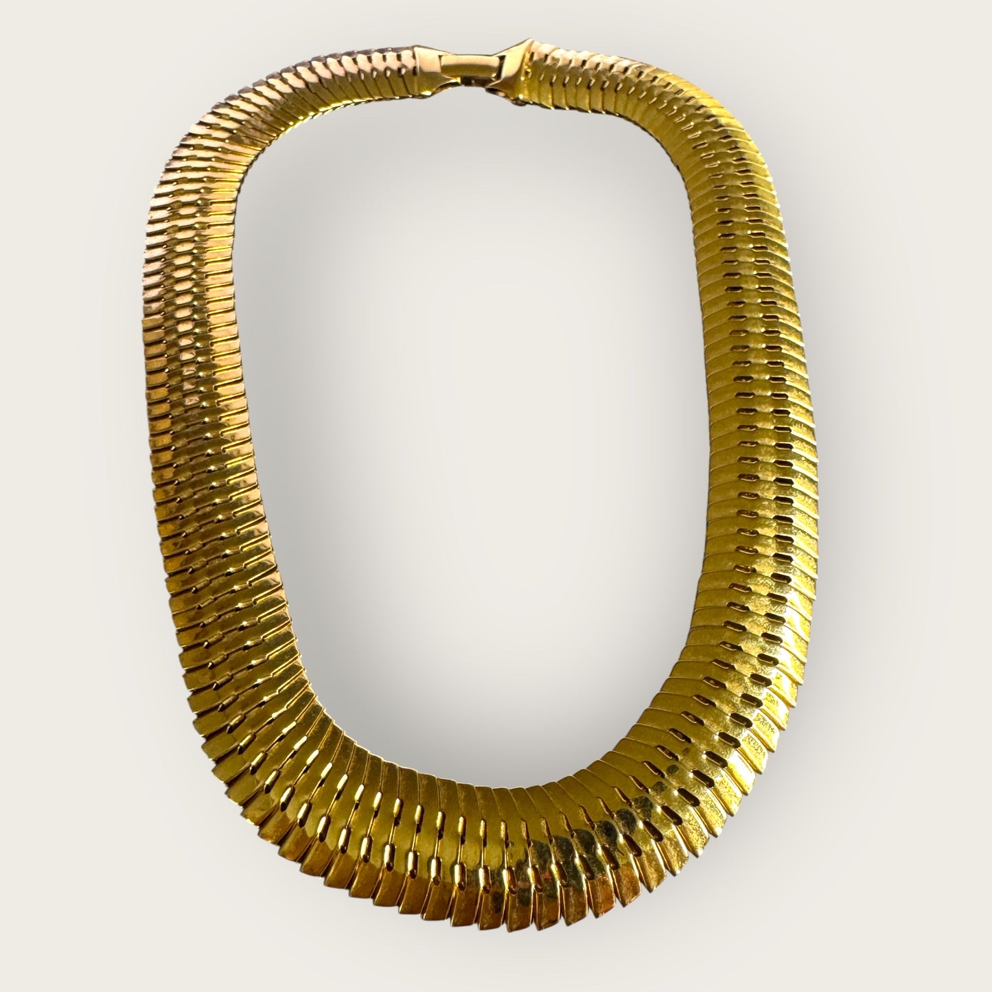 Vintage Monet Chunky Gold-Tone Collar Necklace – Bold Ribbed Statement Design