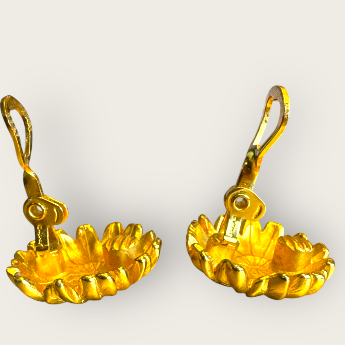 Vintage Monet Gold-Tone Sunflower Clip-On Earrings – Signed Comfort Clip, 1980s Bold Floral Statement