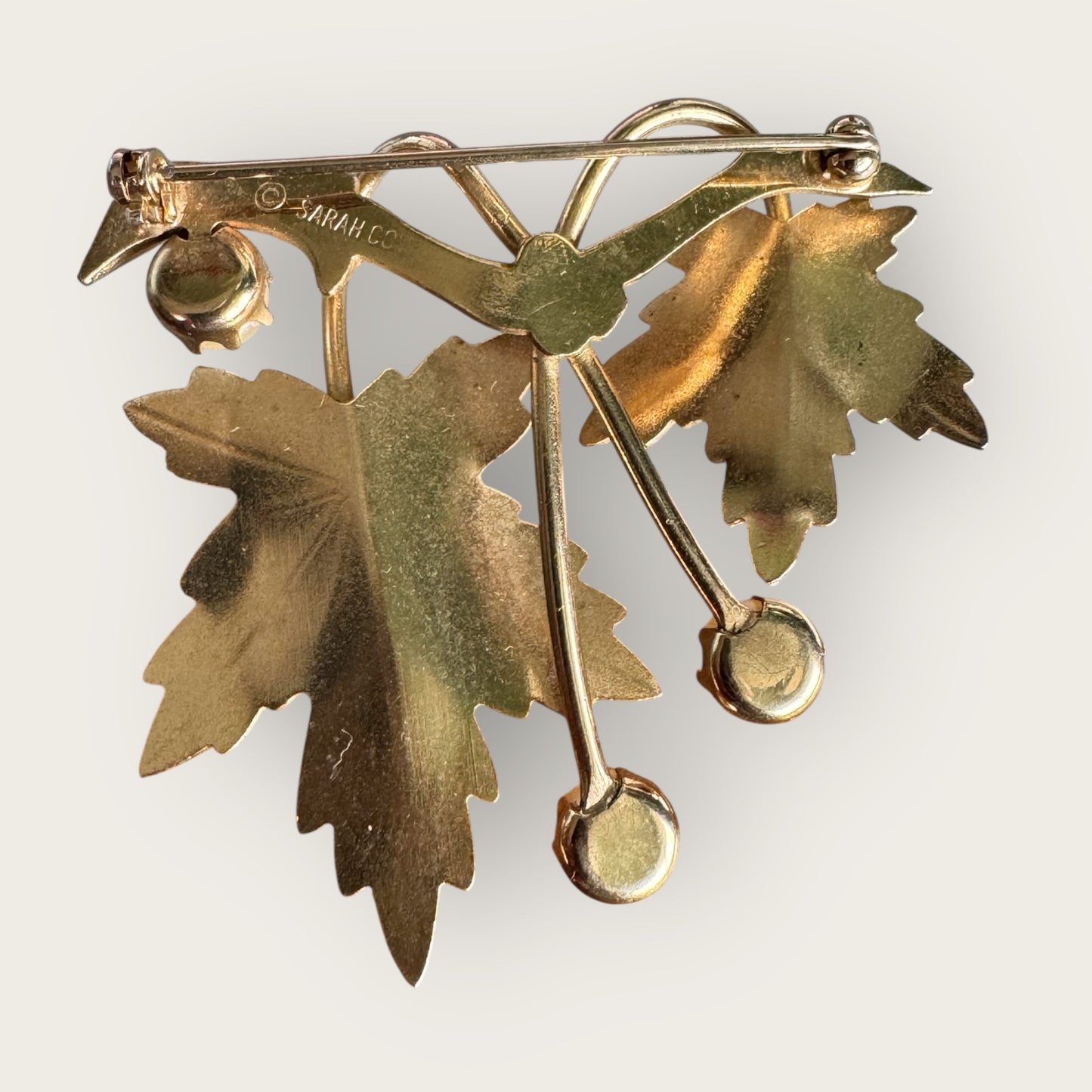 Vintage Sarah Coventry Grape Leaf Brooch with Cultured Pearls – Signed, 1960s Botanical Jewelry