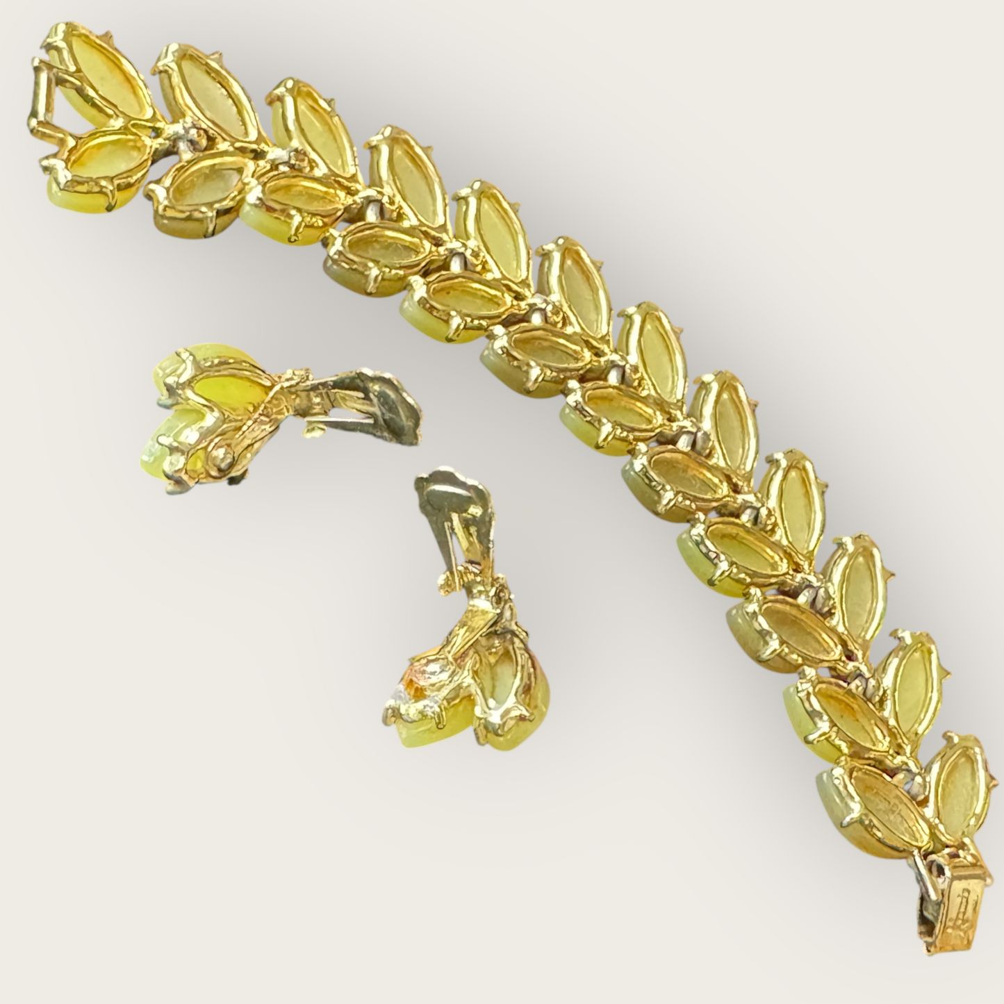 Vintage Yellow Thermoset Lucite Bracelet and Earring Set – Signed Kramer Bracelet (Unverified)