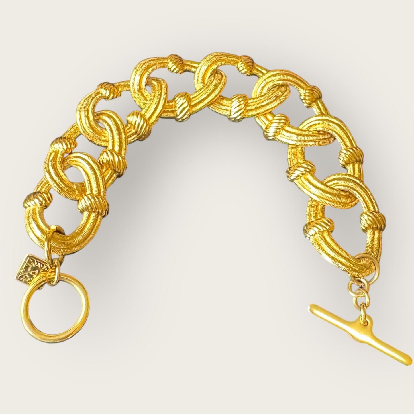 Vintage Anne Klein Textured Gold-Tone Link Bracelet with Toggle Clasp – Lion Head Tag