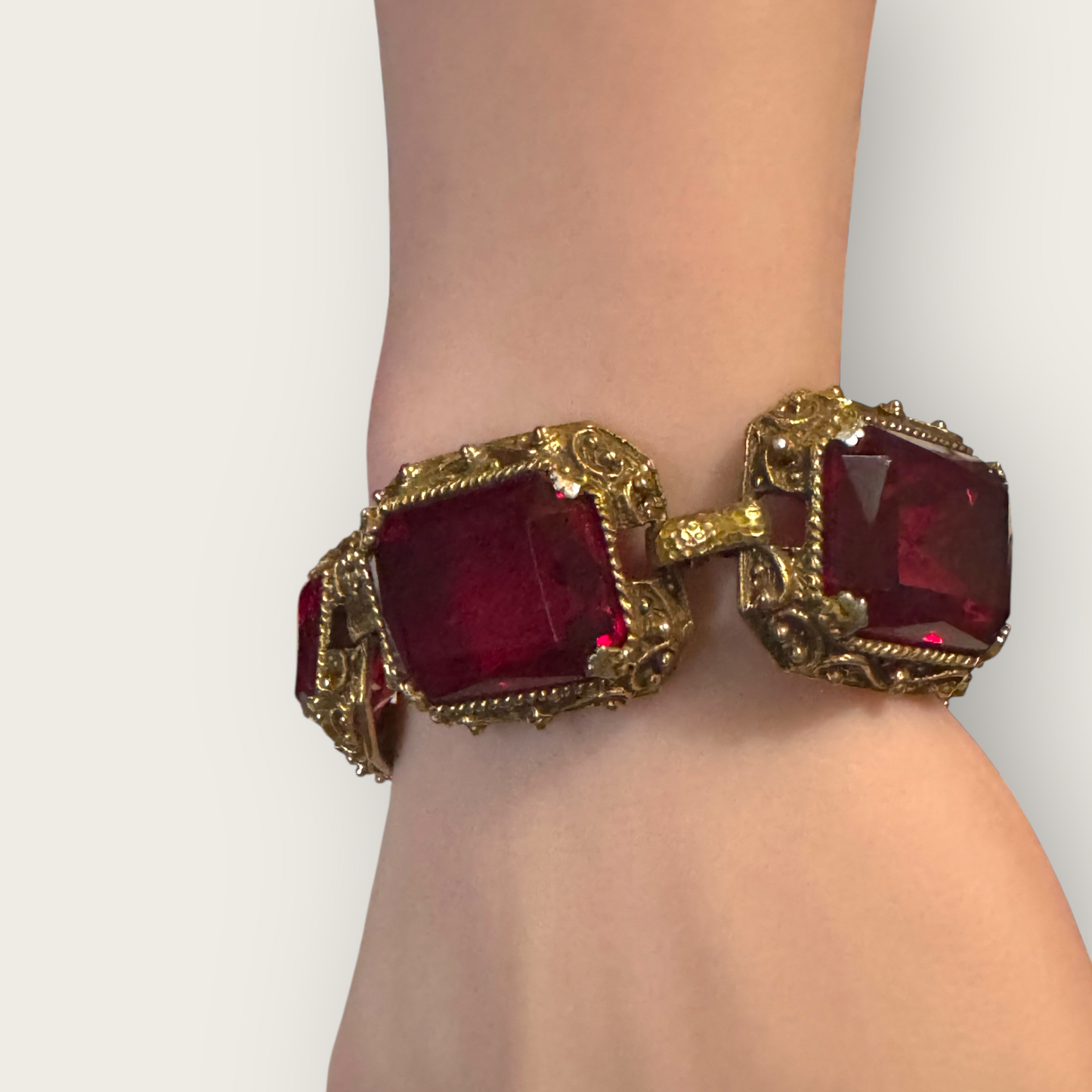 Vintage Judy Lee Ruby Red Glass Panel Bracelet – Signed, Ornate Gold-Tone Setting