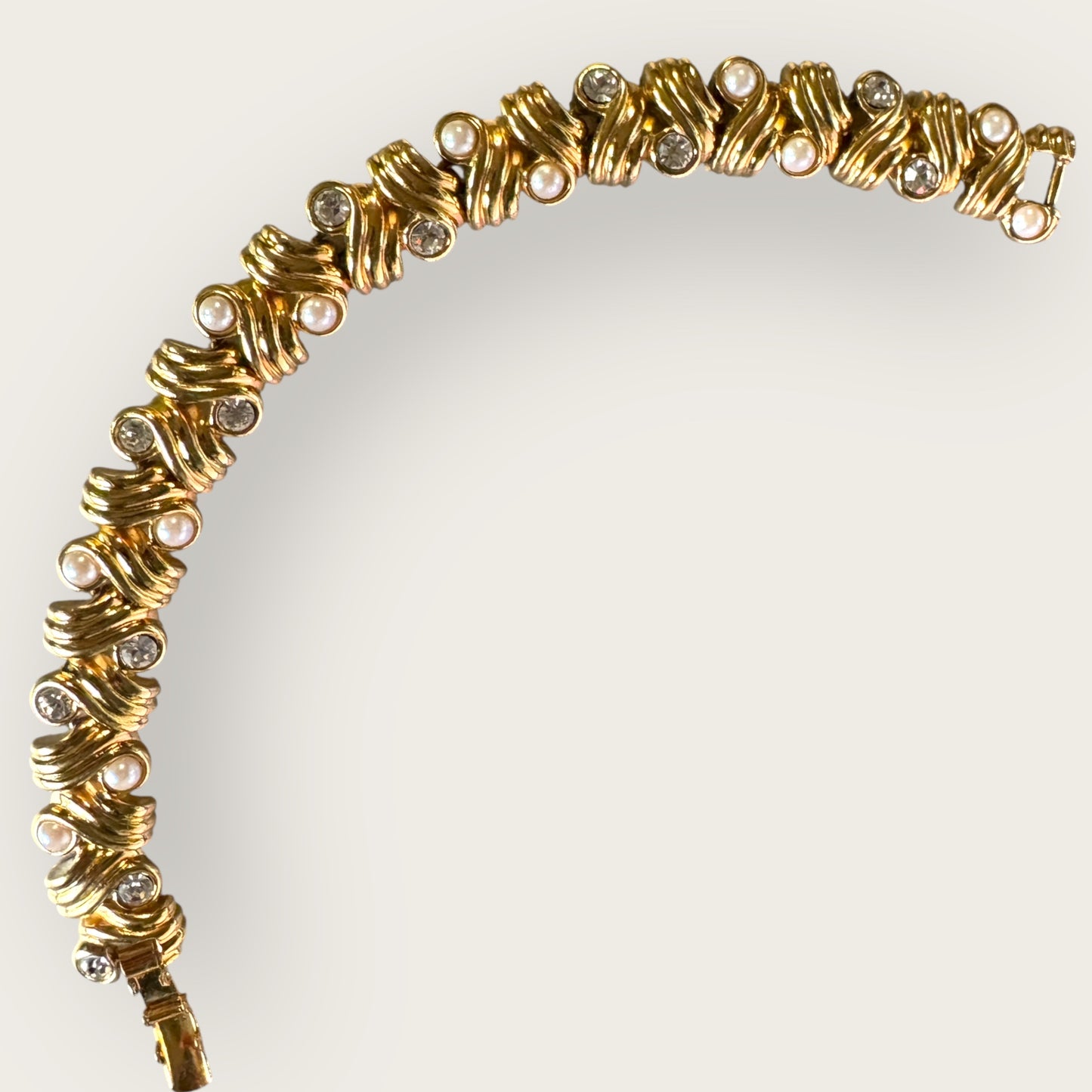 Vintage Gold Tone Chunky Twisted Panel Bracelet with Faux Pearls and Rhinestones – Size 7