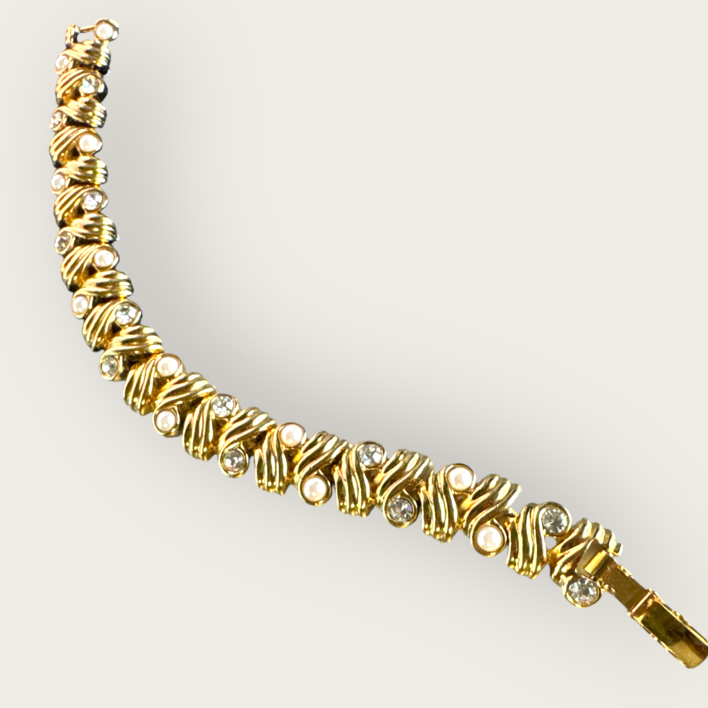 Vintage Gold Tone Chunky Twisted Panel Bracelet with Faux Pearls and Rhinestones – Size 7