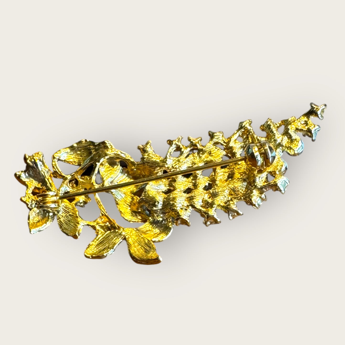 Vintage Gold-Tone Grapevine Brooch with Clear Crystal Clusters