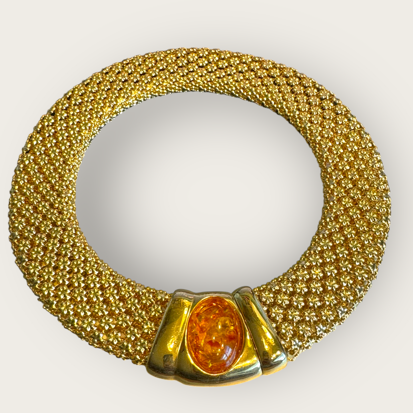Gold-Tone Mesh Floral Choker Necklace with Amber-Look Cabochon – Magnetic Closure