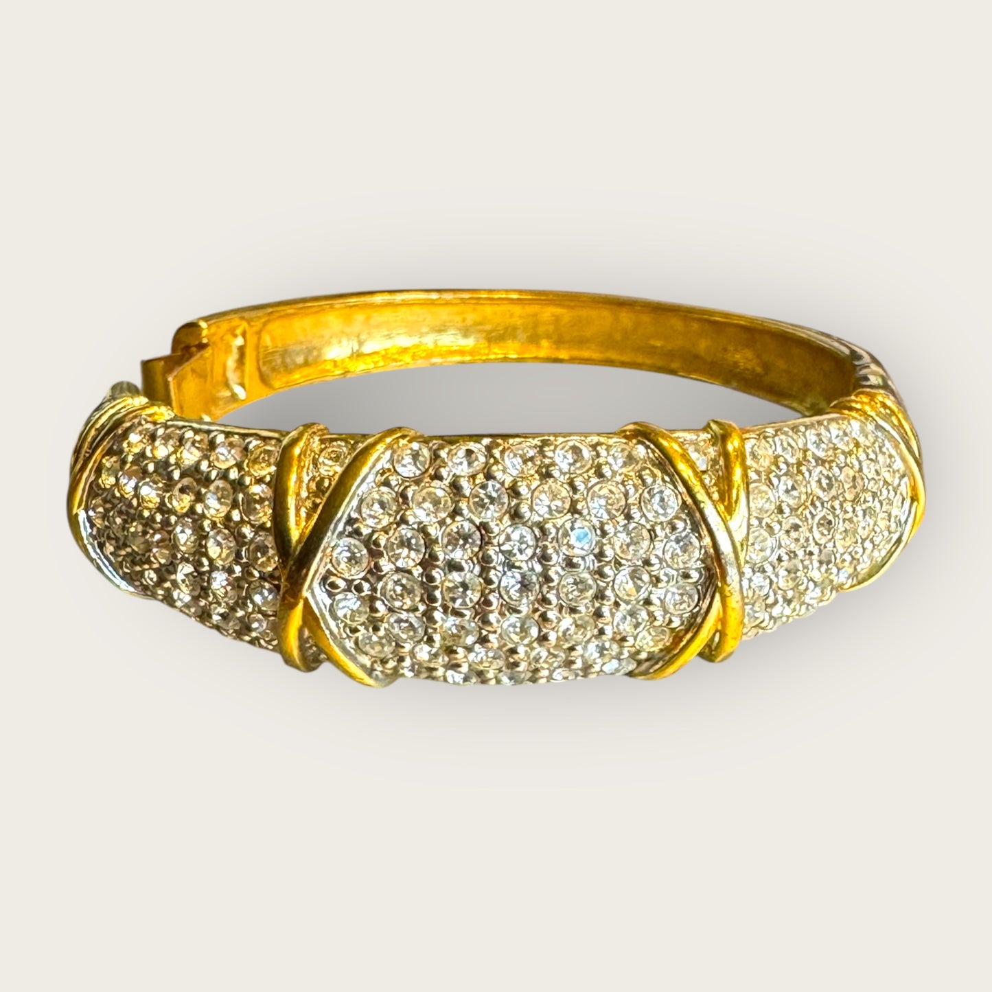 Vintage Pavé Crystal & Gold-Tone Hinged Bangle Bracelet – Unsigned Designer Quality