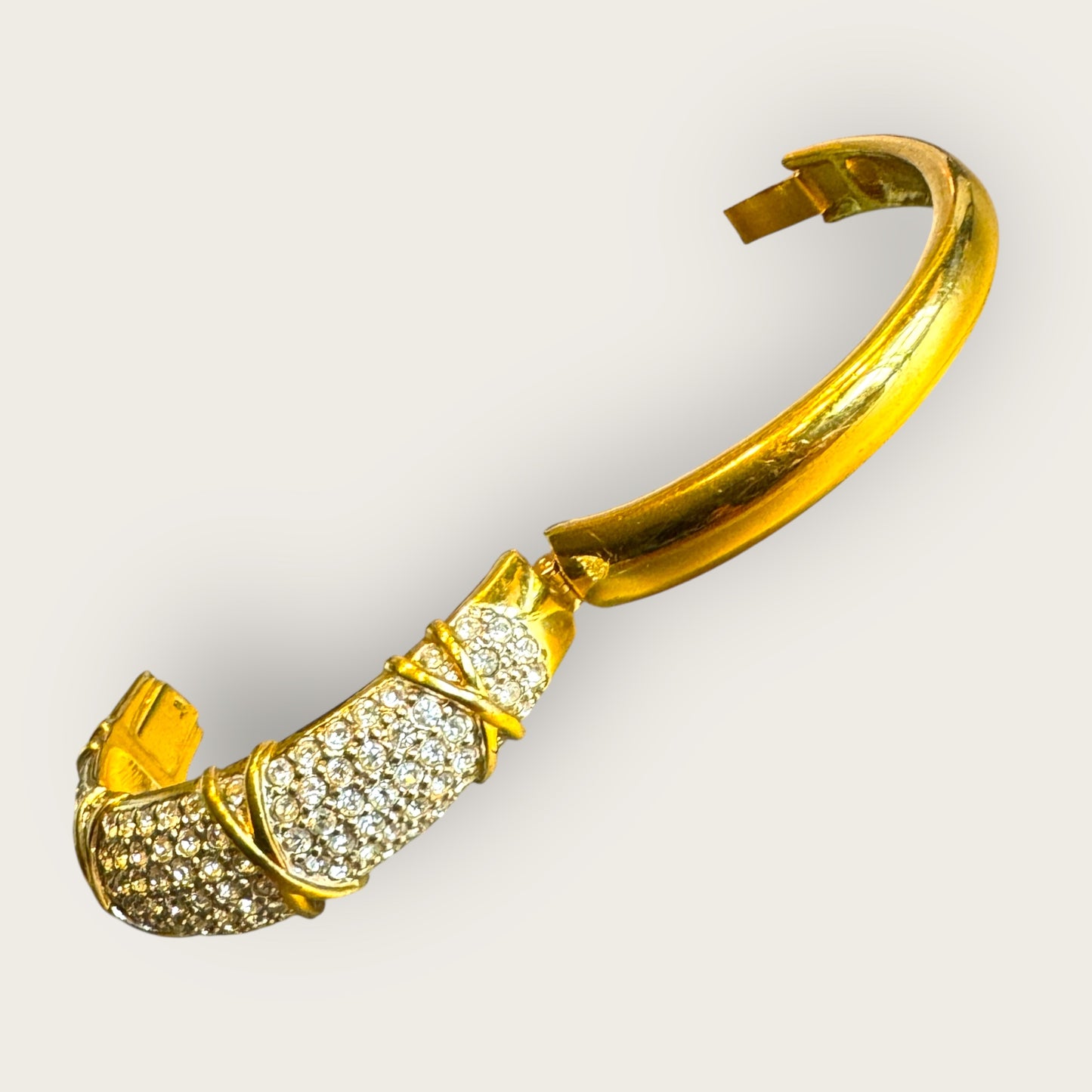 Vintage Pavé Crystal & Gold-Tone Hinged Bangle Bracelet – Unsigned Designer Quality
