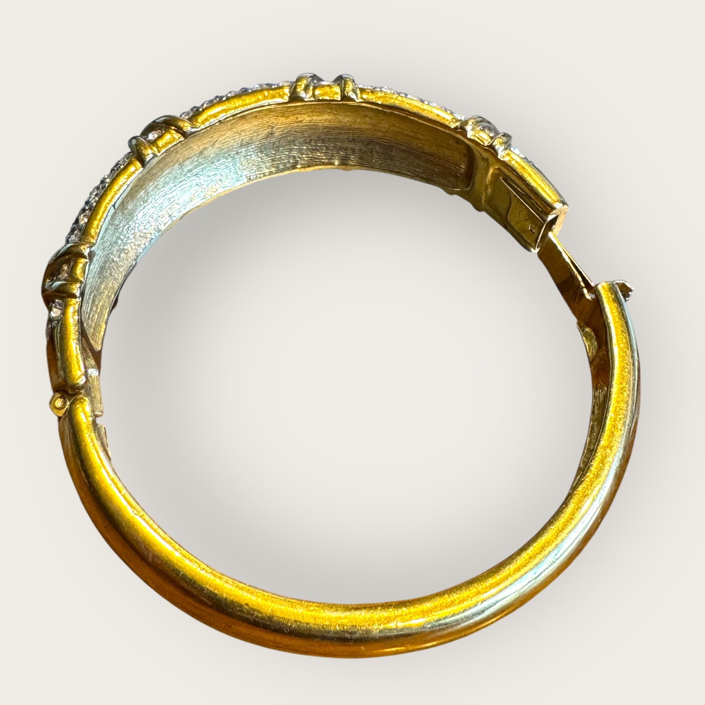 Vintage Pavé Crystal & Gold-Tone Hinged Bangle Bracelet – Unsigned Designer Quality