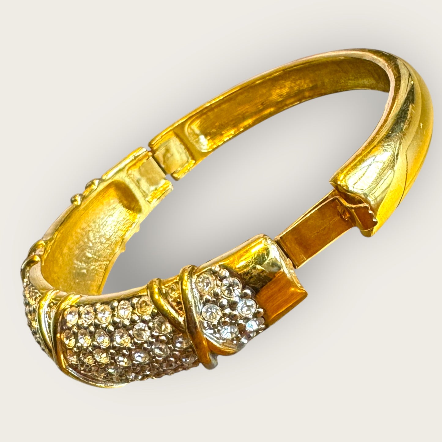 Vintage Pavé Crystal & Gold-Tone Hinged Bangle Bracelet – Unsigned Designer Quality