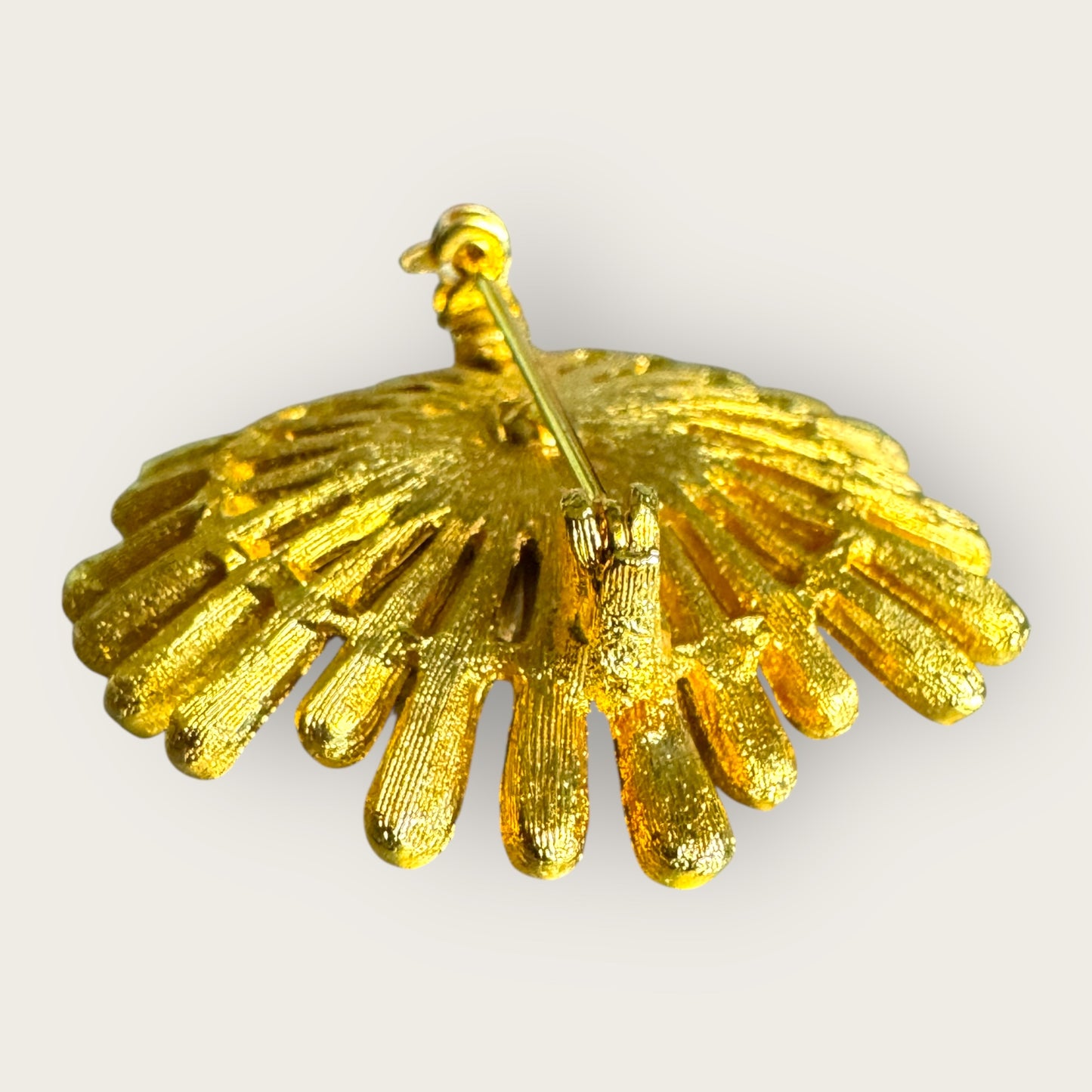 Vintage Rapallo Gold-Tone Flower Brooch with Cultured Pearl │ Original Velvet Box (1960s–1970s)