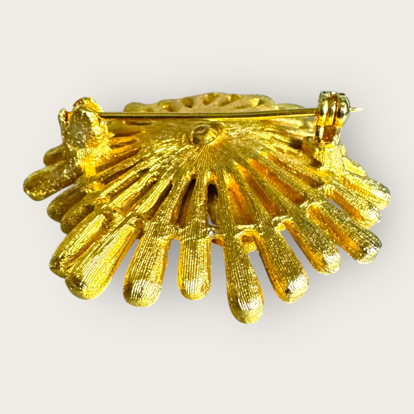 Vintage Rapallo Gold-Tone Flower Brooch with Cultured Pearl │ Original Velvet Box (1960s–1970s)