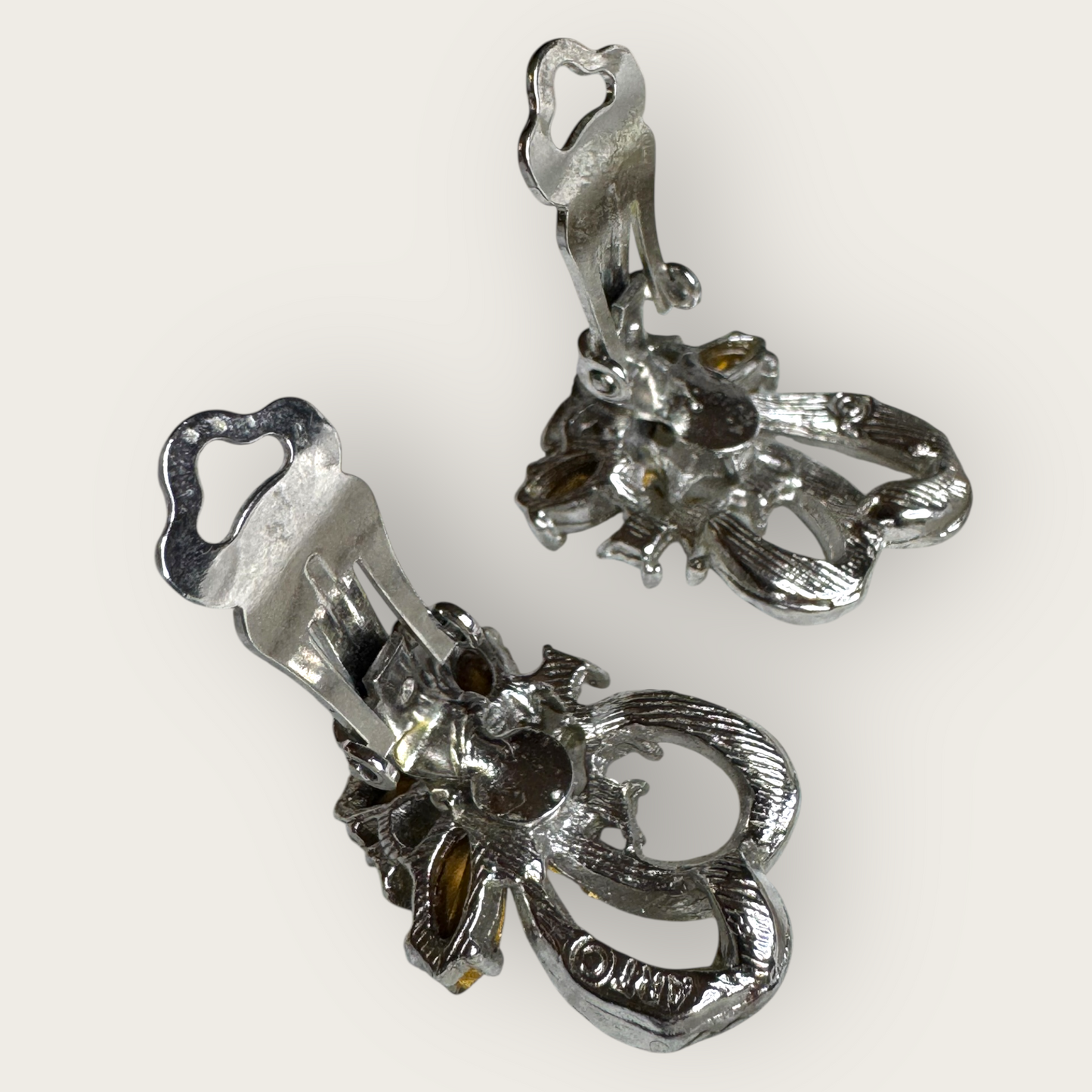 Vintage ART Rhinestone Ribbon Clip-On Earrings – Arthur Pepper Signed, 1950s–1960s