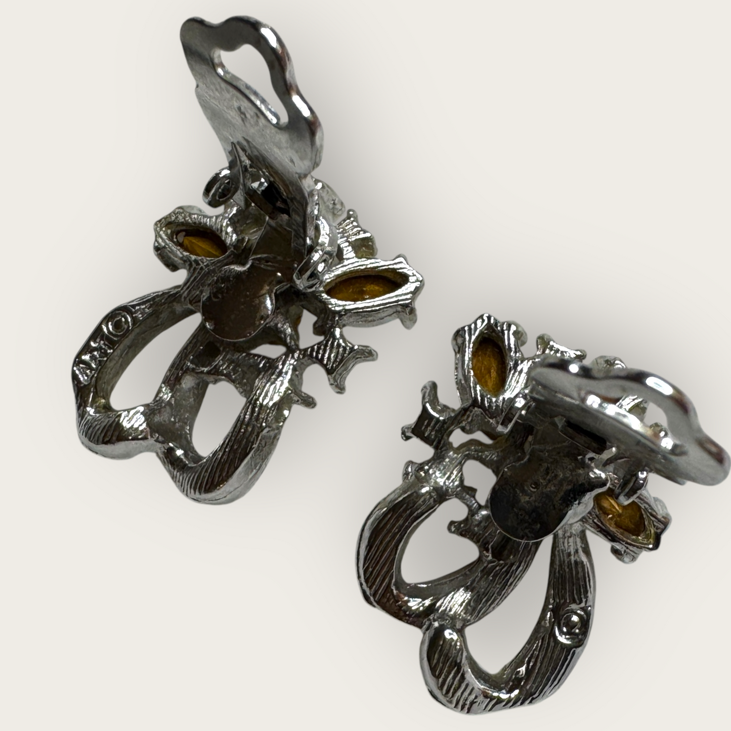 Vintage ART Rhinestone Ribbon Clip-On Earrings – Arthur Pepper Signed, 1950s–1960s